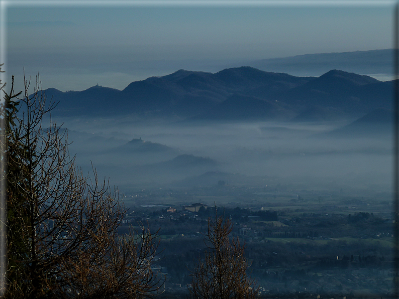 foto Pedemontana Veneta nella nebbia